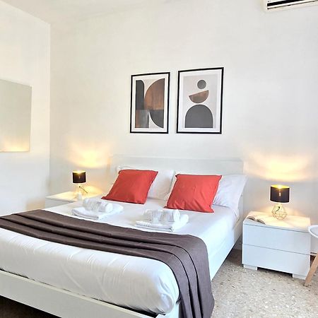 Romeway Apartment - Metro & Parking Eksteriør bilde