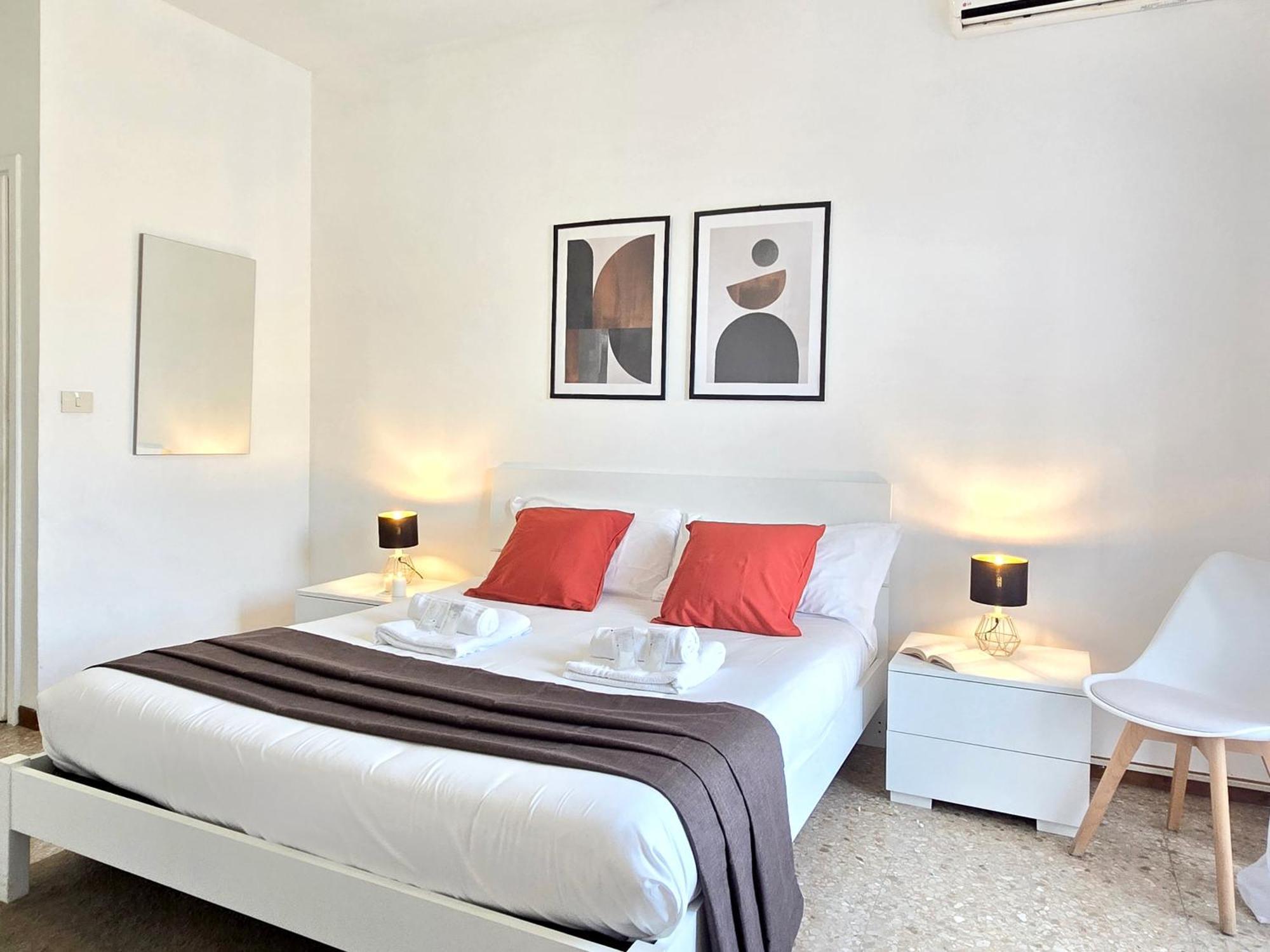 Romeway Apartment - Metro & Parking Eksteriør bilde