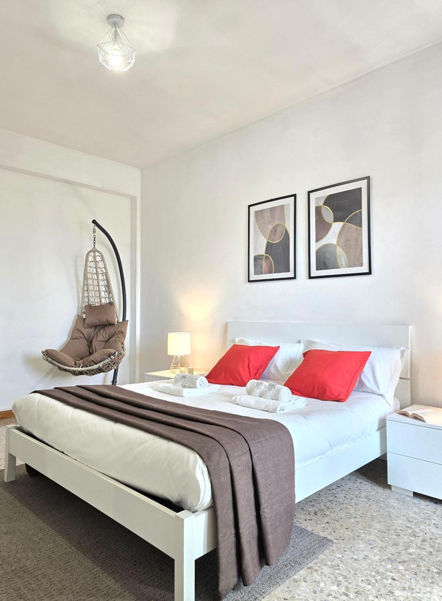 Romeway Apartment - Metro & Parking Eksteriør bilde