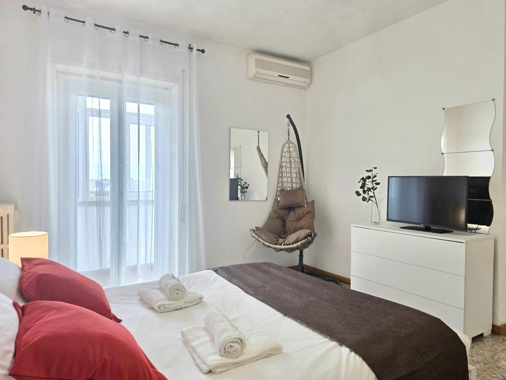 Romeway Apartment - Metro & Parking Eksteriør bilde